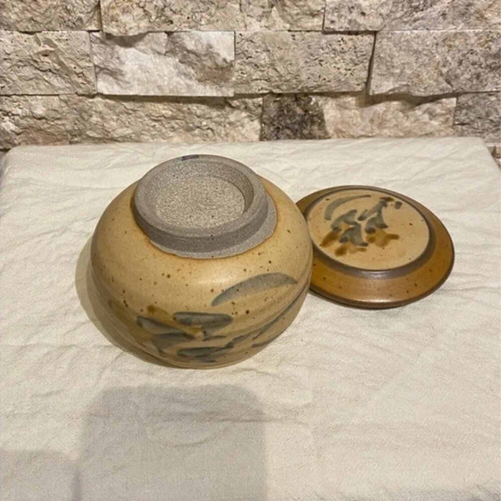 SOLD 🇨🇦Hand-Thrown Stoneware Lidded Jar Brushstrokes - Picture 5 of 12